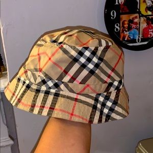 Burberry toddler bucket hat, Unisex
